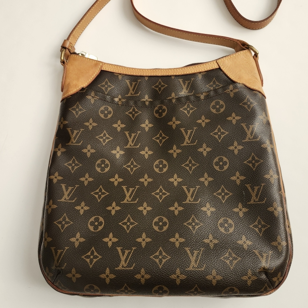 Louis Vuitton Monogrammed Odeon crossbody - Picture 2 of 14